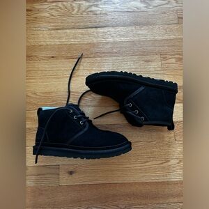 Women Uggs Neumel 
Size 7